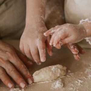 Curls & Cuisine x itsdelicious presents: October 31 Little Chefs: Fall Cake Decorating Festival